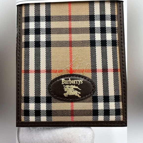 Burberry’s London Card Case